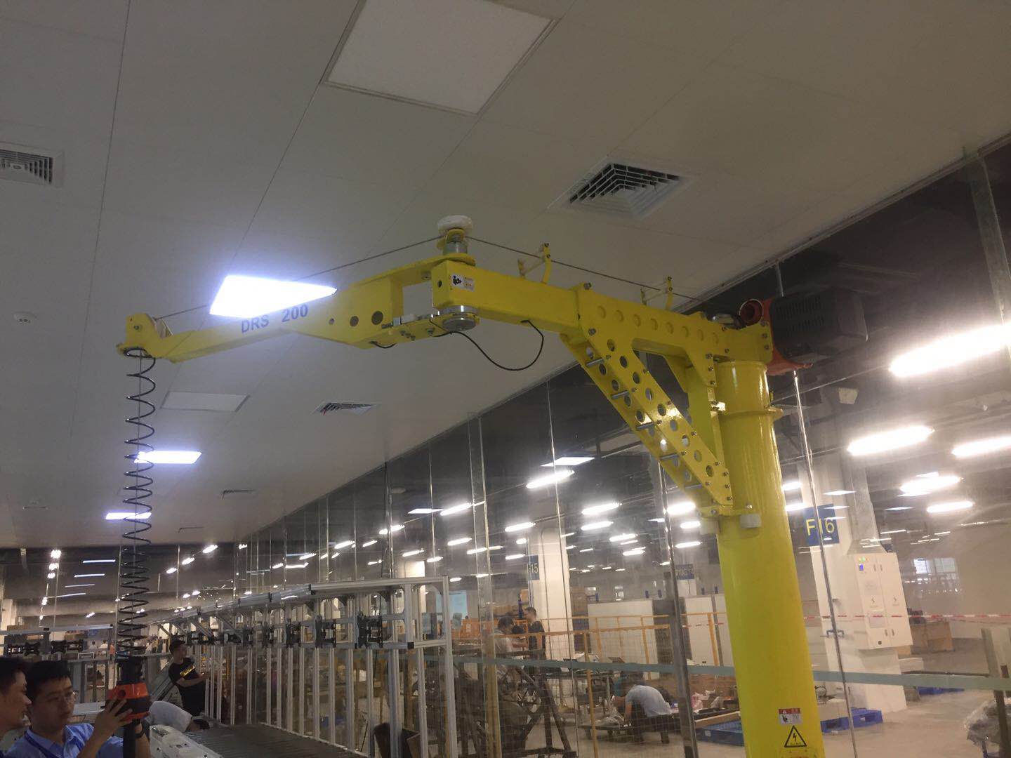 Electric servo balance crane